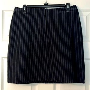 WOMEN’S PINSTRIPE ELASTIC WAIST SKIRT : SIZE LARGE